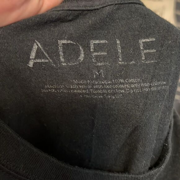 Adele Singer Musician Black Live 2016 Graphic Shirt - Picture 8 of 8